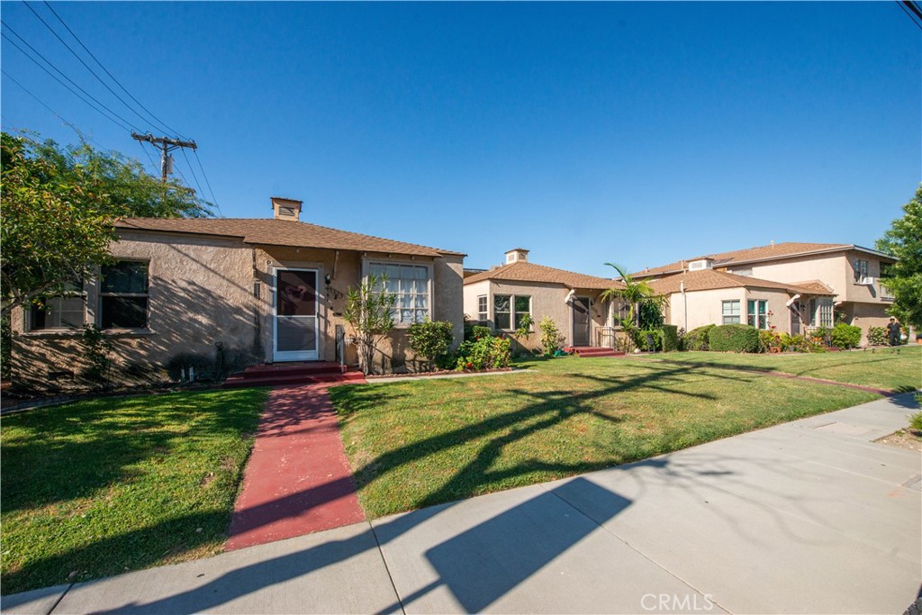 1113 N Glenoaks Property Photo 1