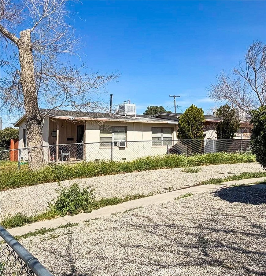 45348 10th W Property Photo 1