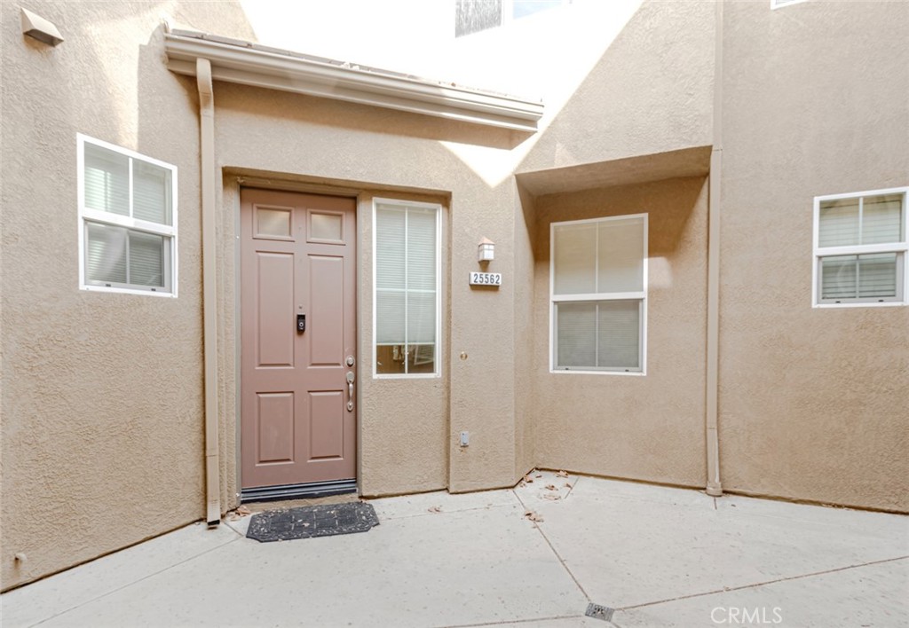 25562 Huxley Property Photo 2