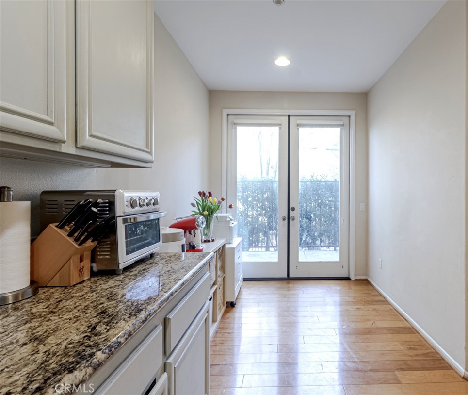 25562 Huxley Property Photo 6