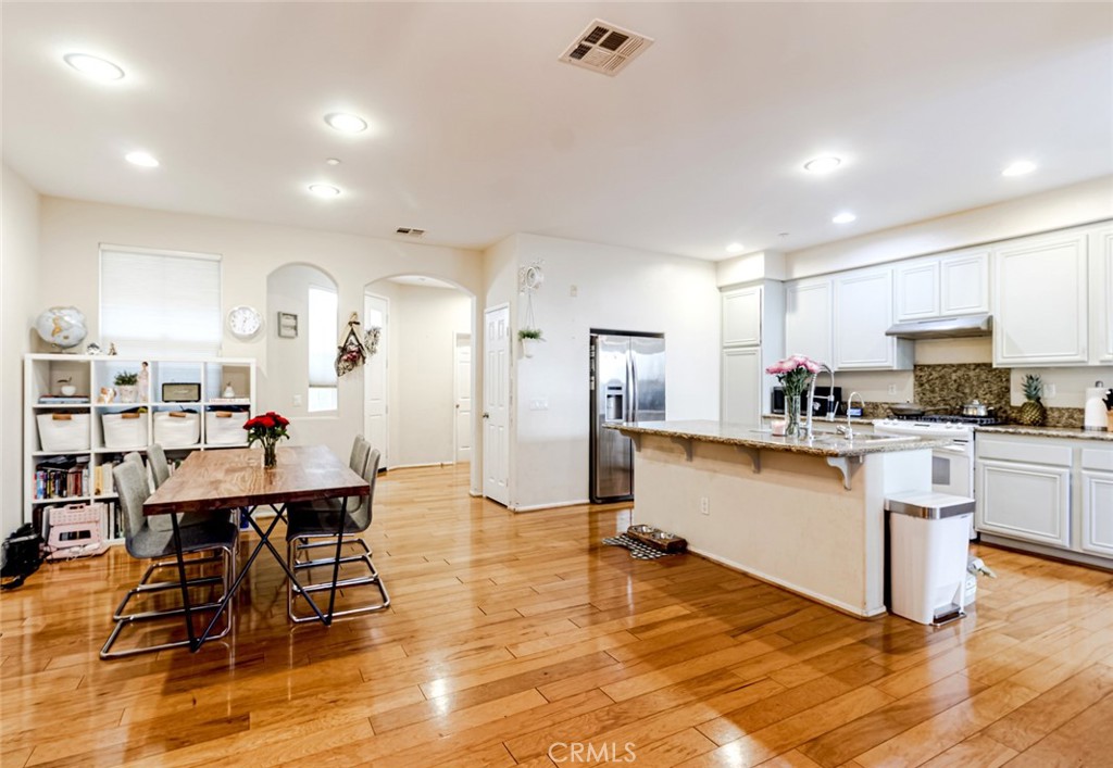 25562 Huxley Property Photo 8