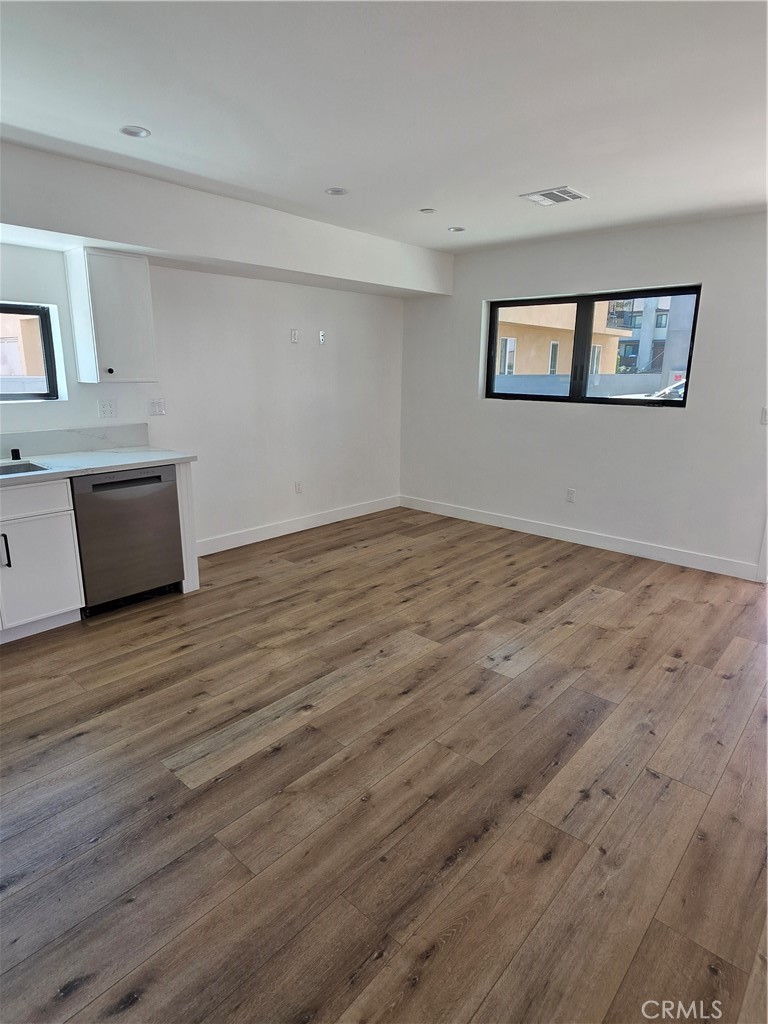 6130 Hazeltine 3 Property Photo 5