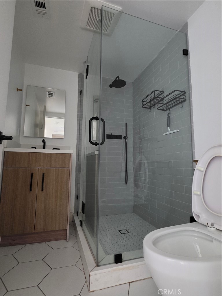 6130 Hazeltine 3 Property Photo 8