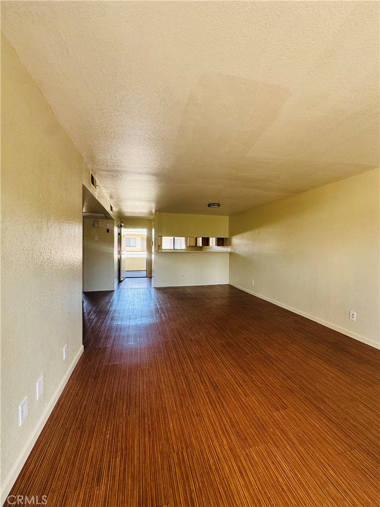14610 Delano 211 Property Photo 6