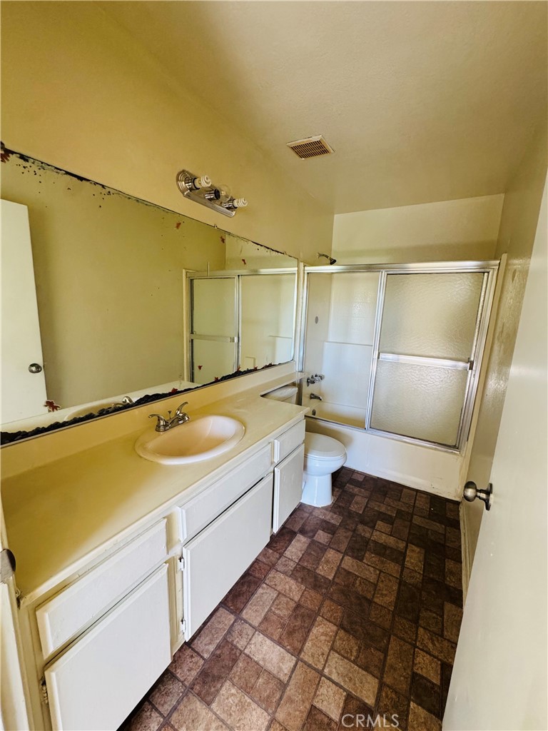 14610 Delano 211 Property Photo 7