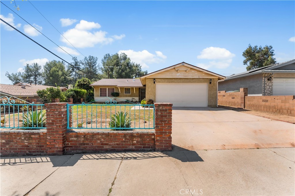 13525 Simshaw Property Photo 4
