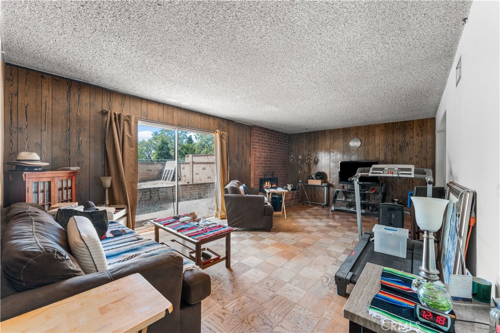 13525 Simshaw Property Photo 8