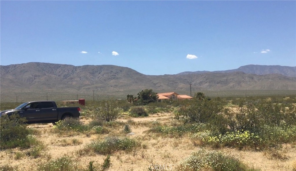 48364 Saddle Rock Way Property Photo 4