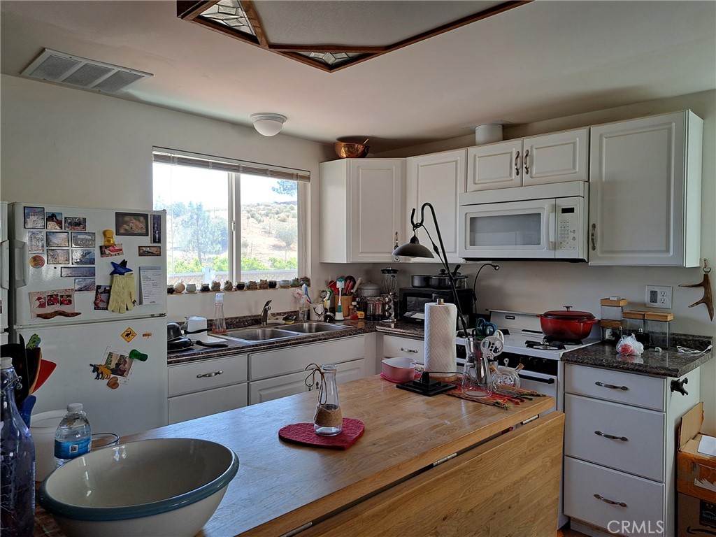 23021 W Avenue D15 Property Photo 7