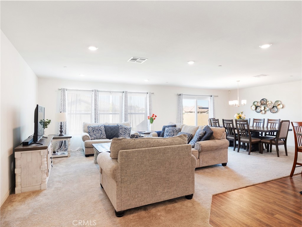 2113 E Donatello Street Property Photo 21