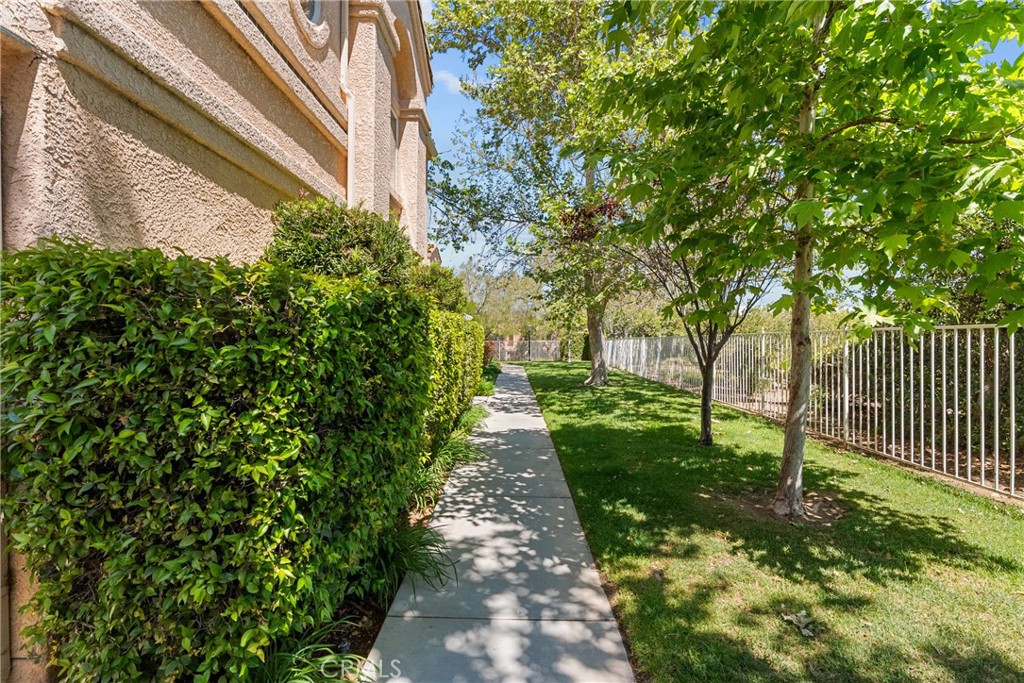 25114 Steinbeck C Property Photo 5
