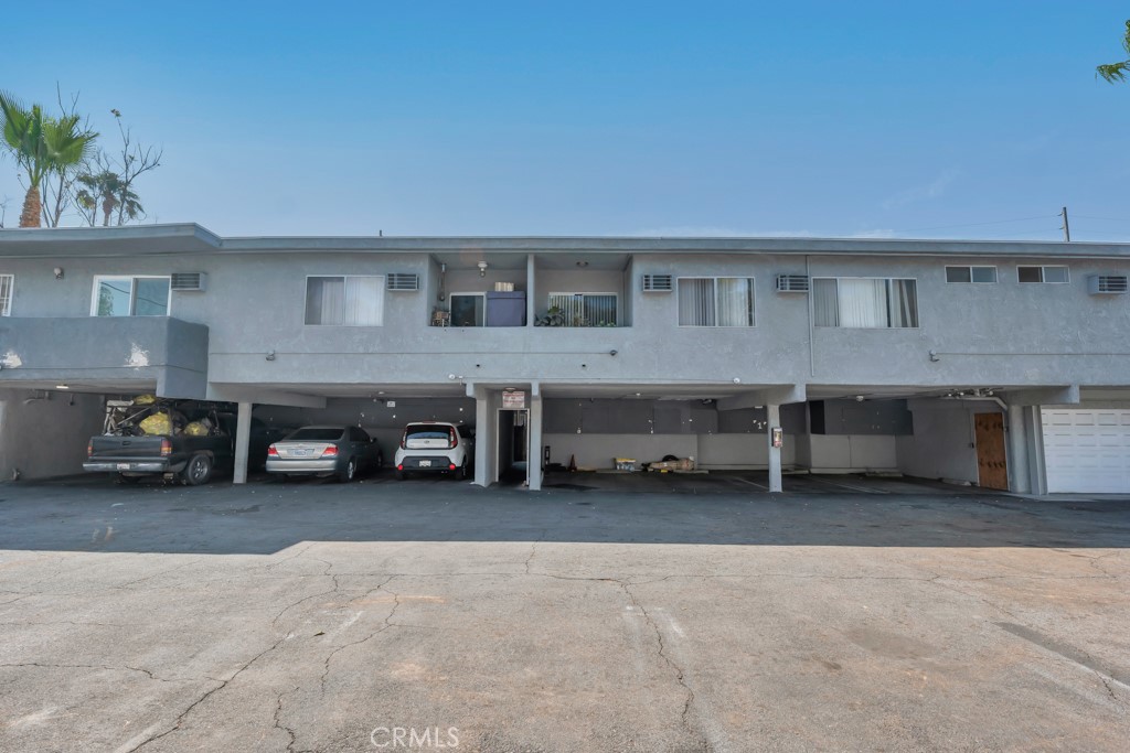 13825 Vanowen St Property Photo 22