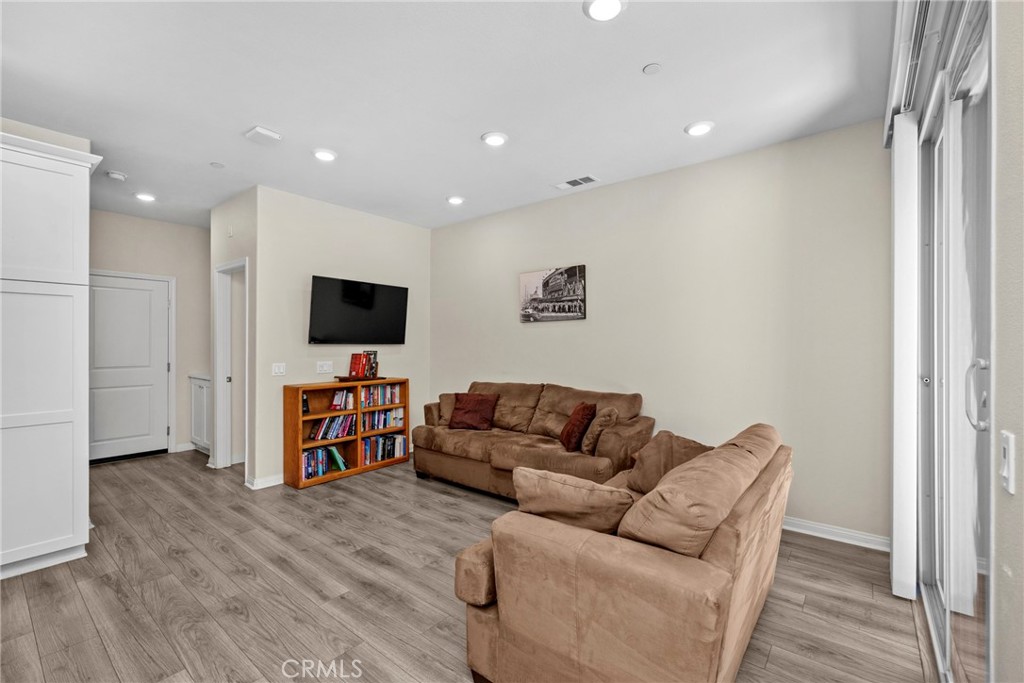 22886 Concord Property Photo 8