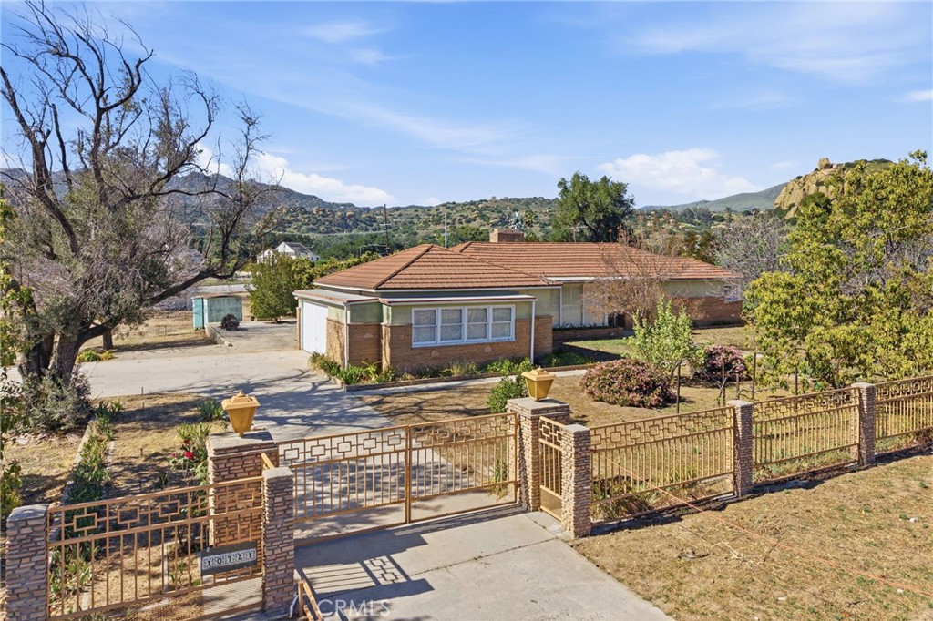 10721 Andora Property Photo 11