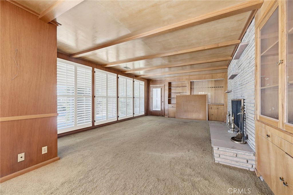 10721 Andora Property Photo 16