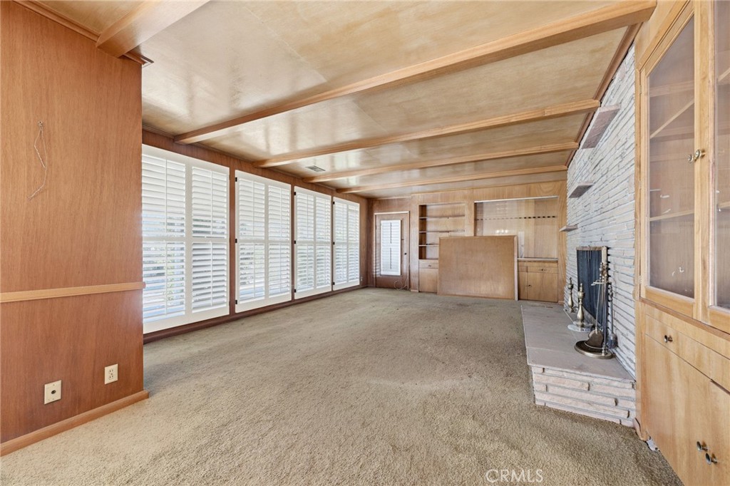 10721 Andora Property Photo 16