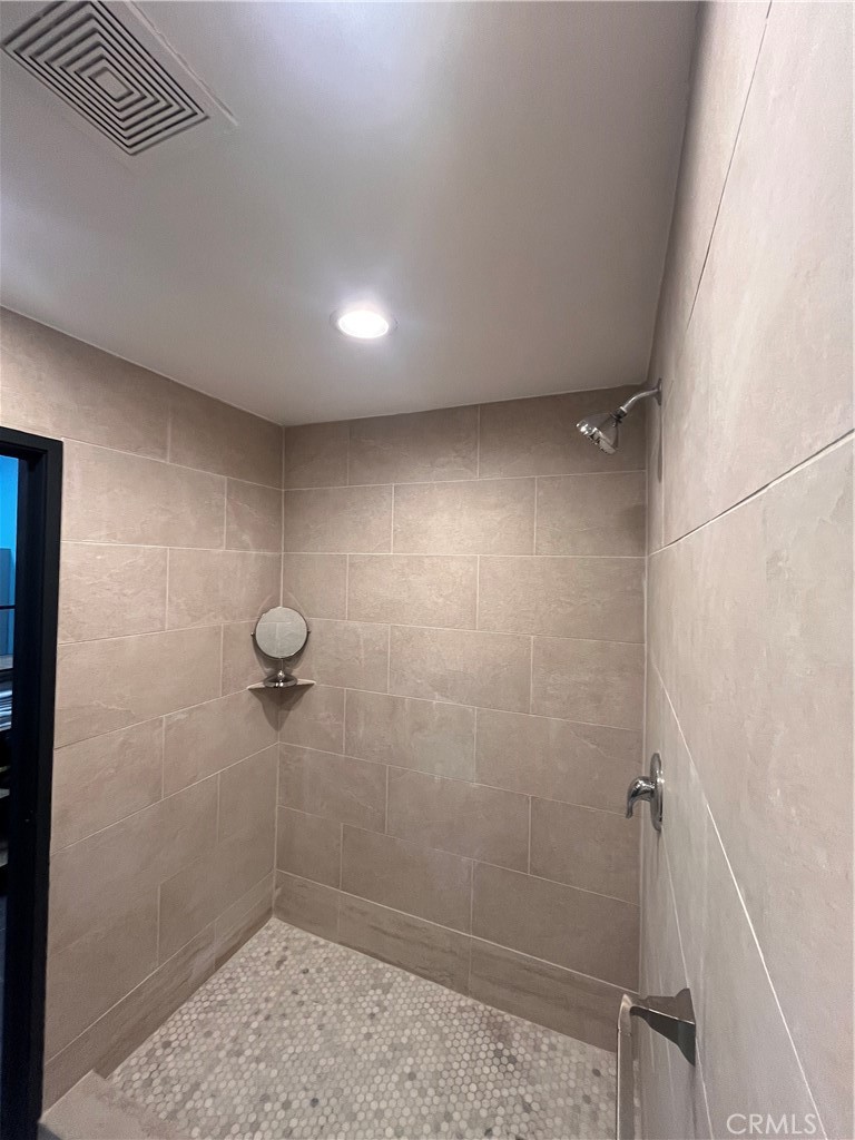 19564 S Ventura Boulevard Property Photo 17