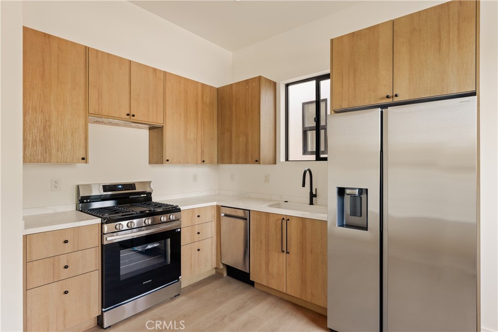 17852 Saticoy Street Property Photo 20