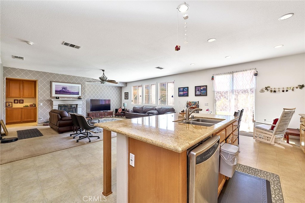 2106 Tangerine Property Photo 25