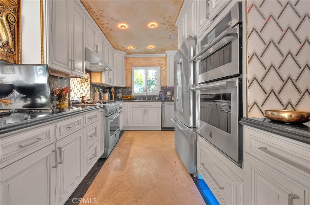 17419 Cohasset Property Photo 22