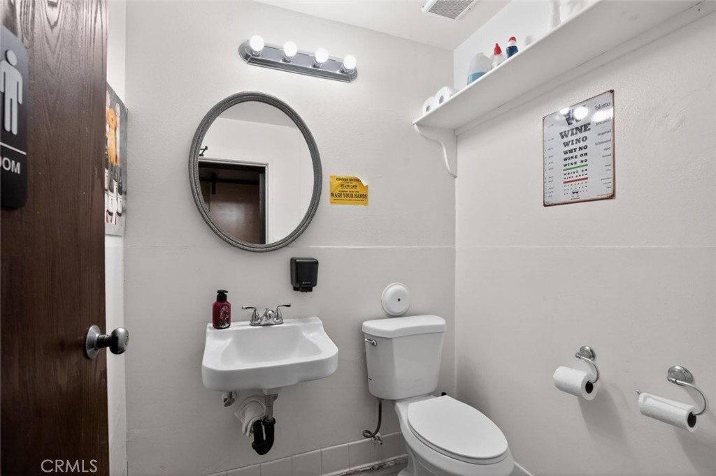 10625 Ellis Avenue Property Photo 11