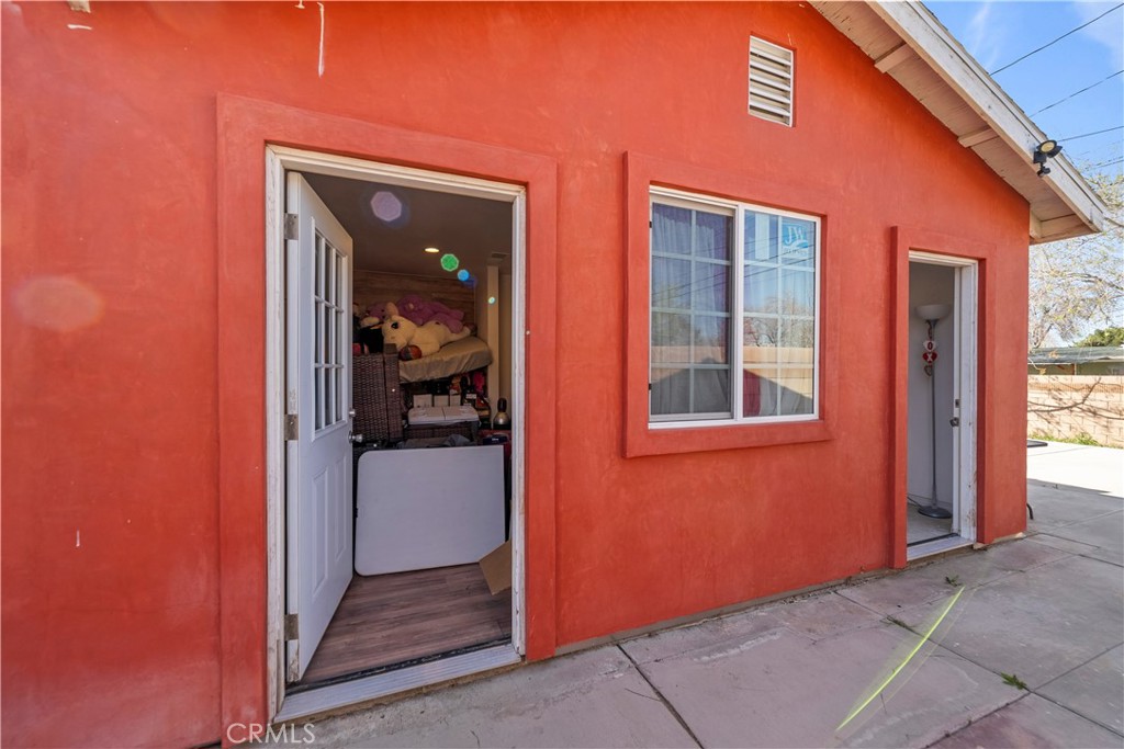 1329 W Ave I Property Photo 21