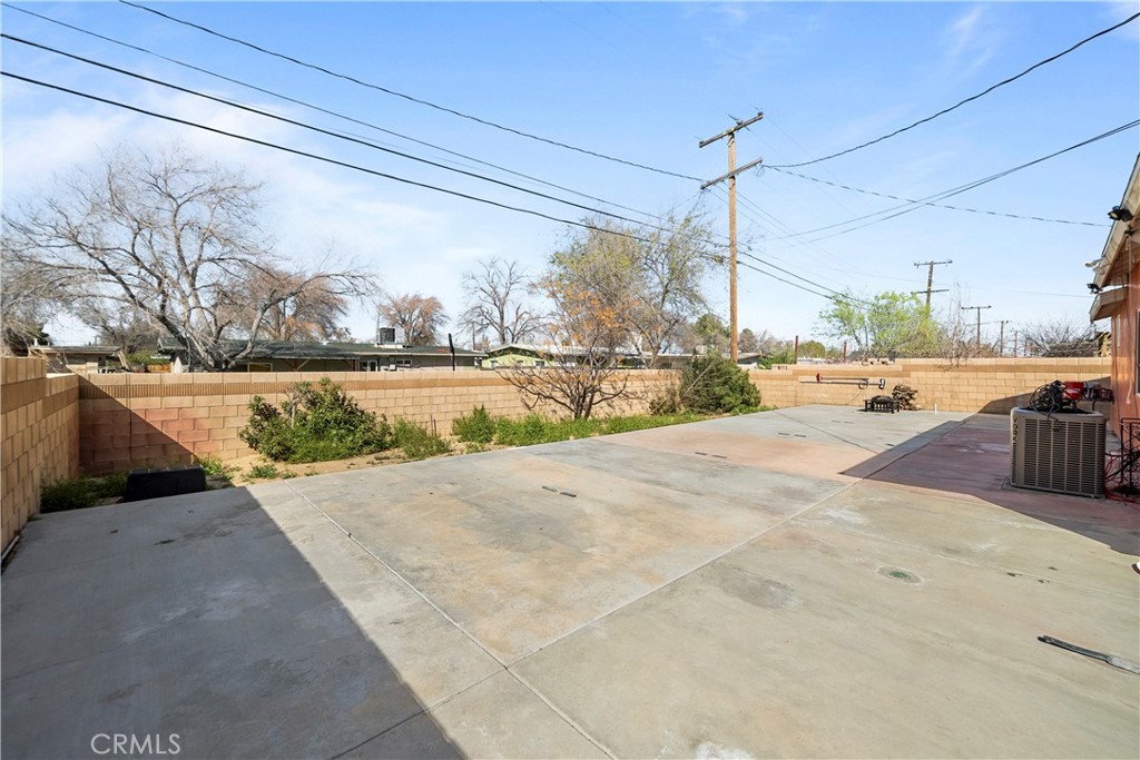 1329 W Ave I Property Photo 23