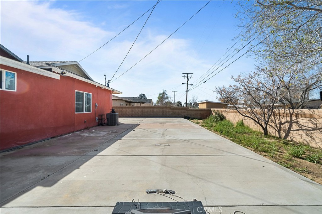 1329 W Ave I Property Photo 25