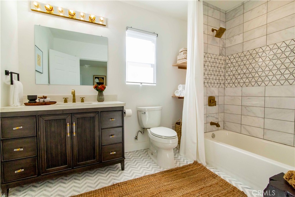 10816 Calvert Property Photo 5