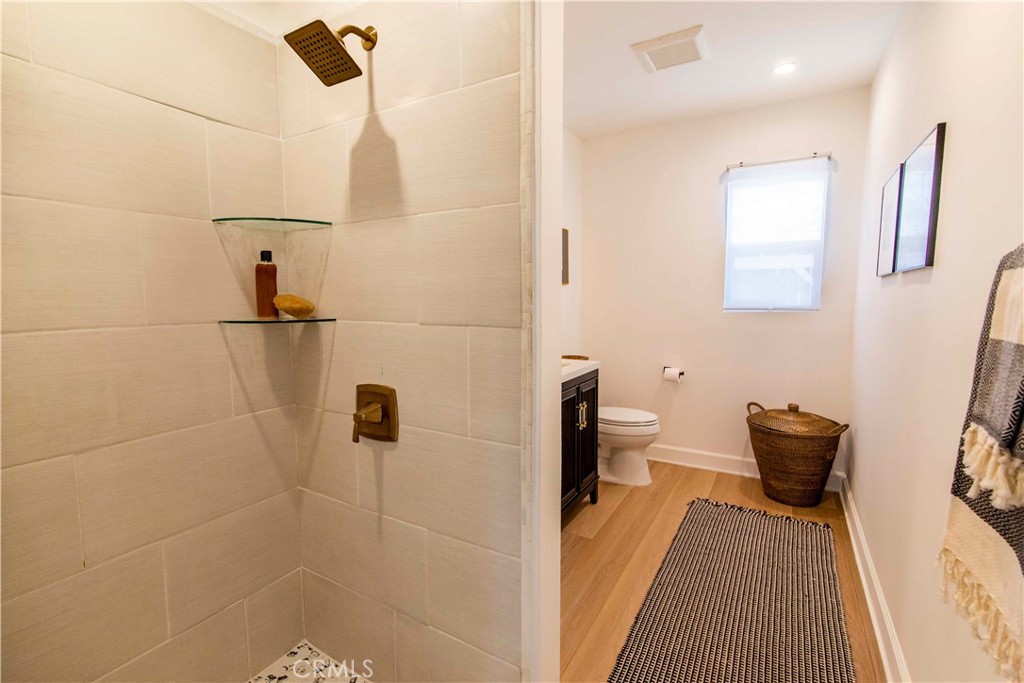 10816 Calvert Property Photo 8
