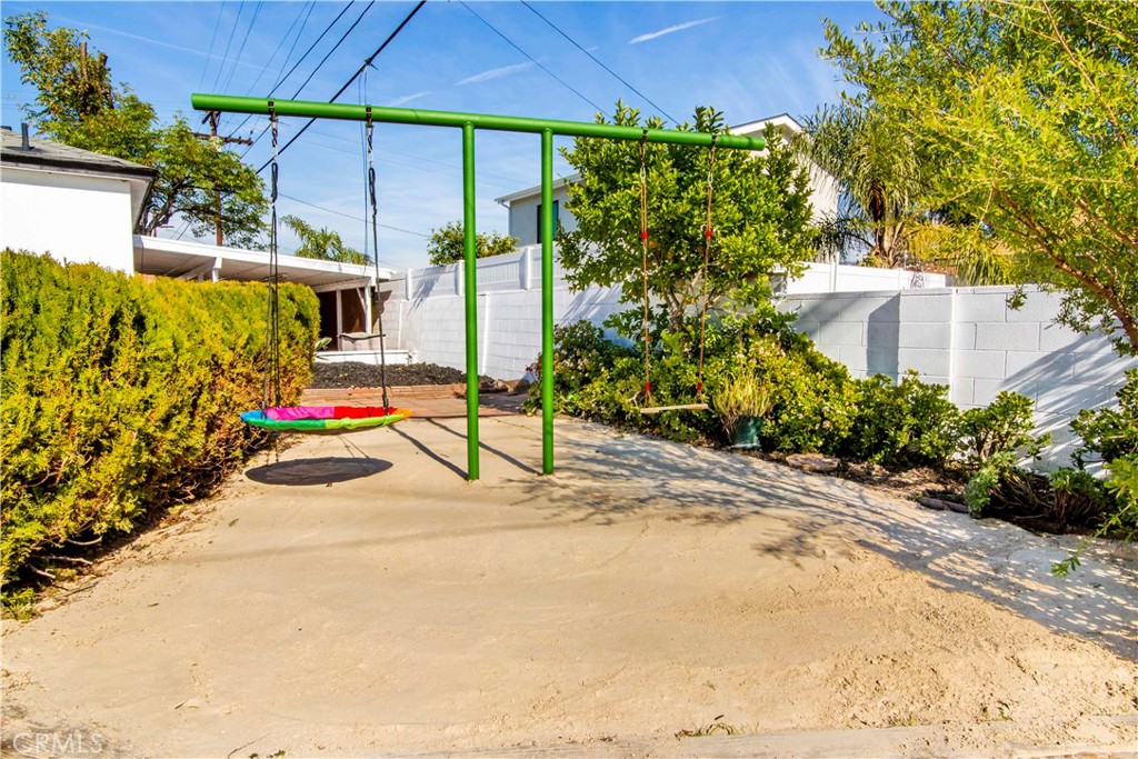 10816 Calvert Property Photo 18