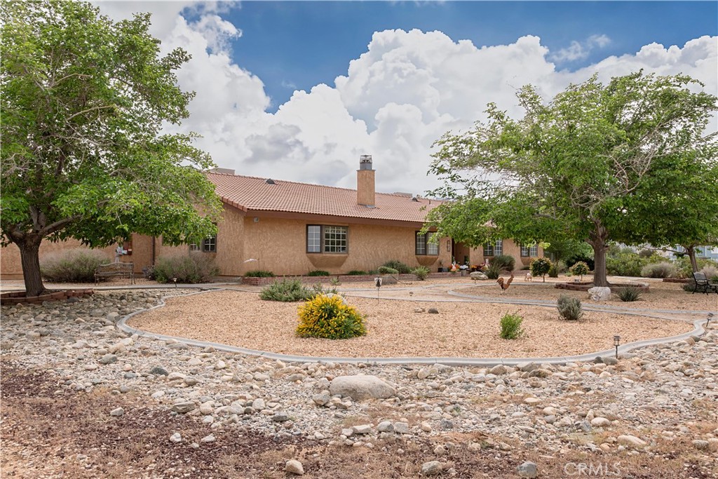 2212 W Avenue O8 Property Photo 1
