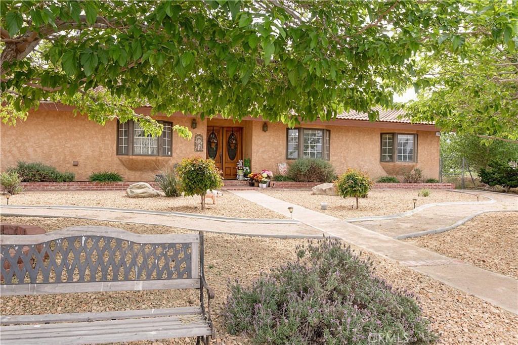 2212 W Avenue O8 Property Photo 2