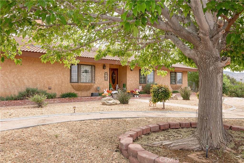 2212 W Avenue O8 Property Photo 3