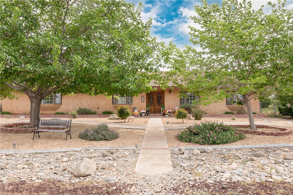 2212 W Avenue O8 Property Photo 4