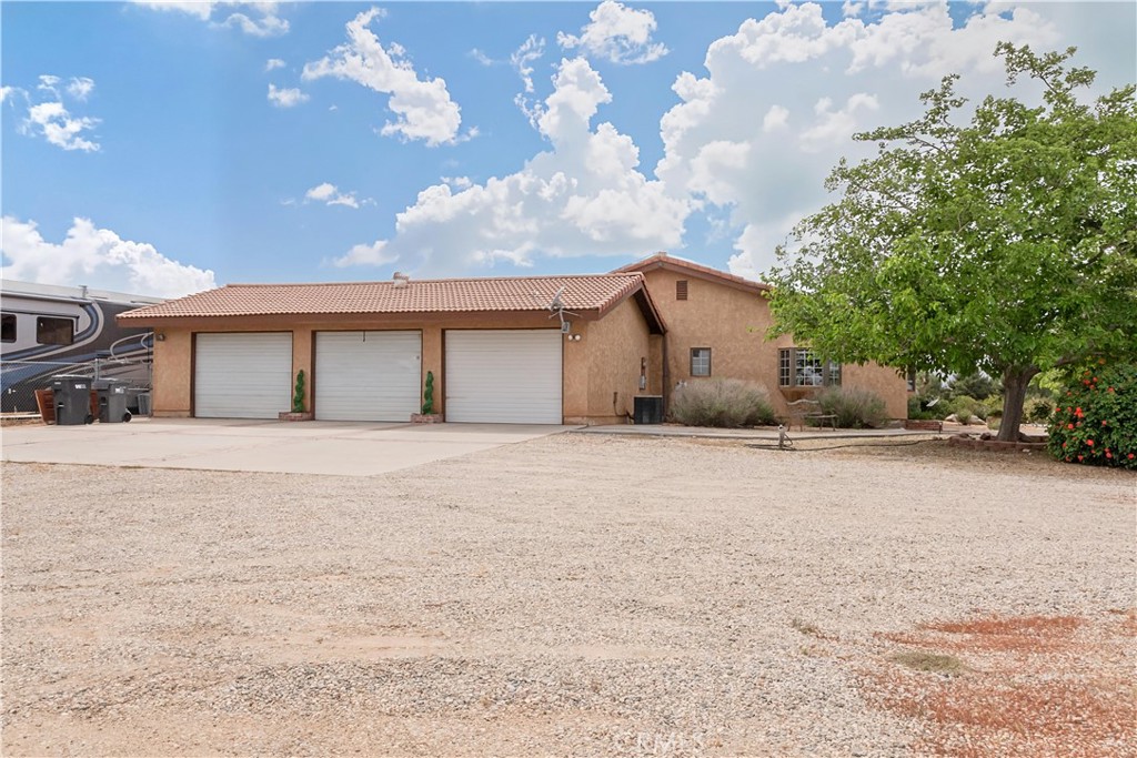 2212 W Avenue O8 Property Photo 6