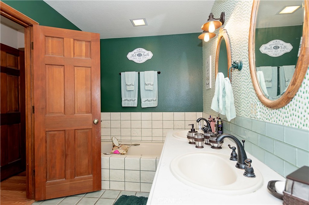 2212 W Avenue O8 Property Photo 29