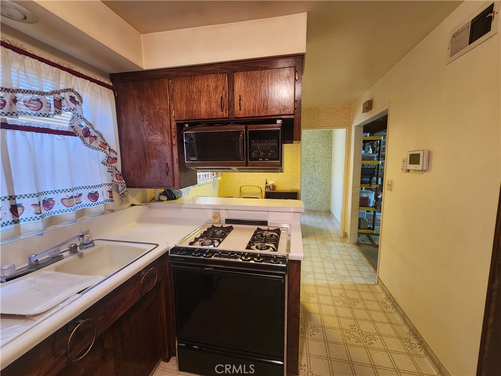 37755 Lasker Property Photo 10