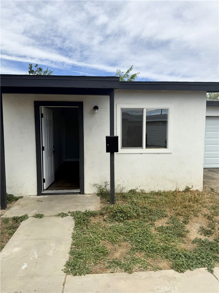 45445 Cedar Ave. Property Photo 2