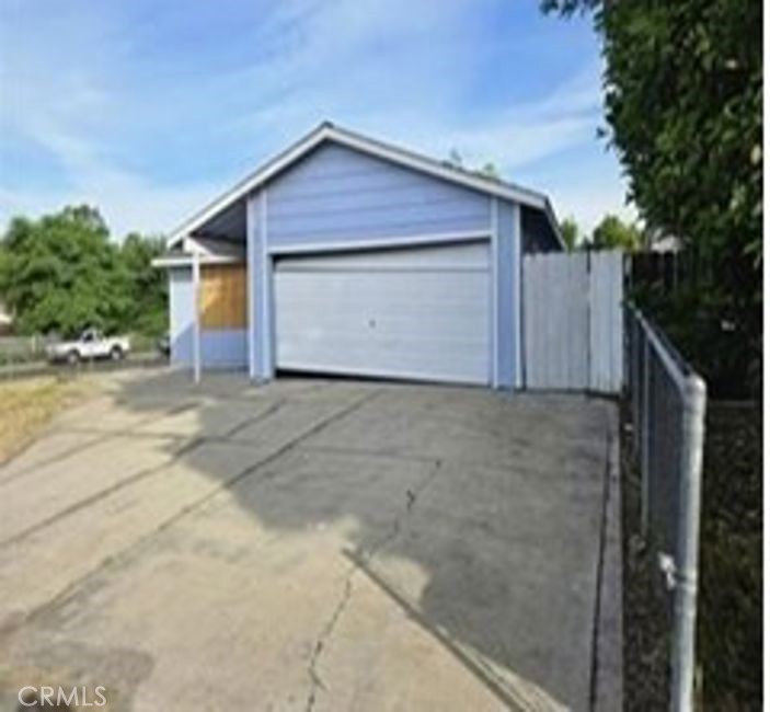 2505 Claridge Property Photo 1