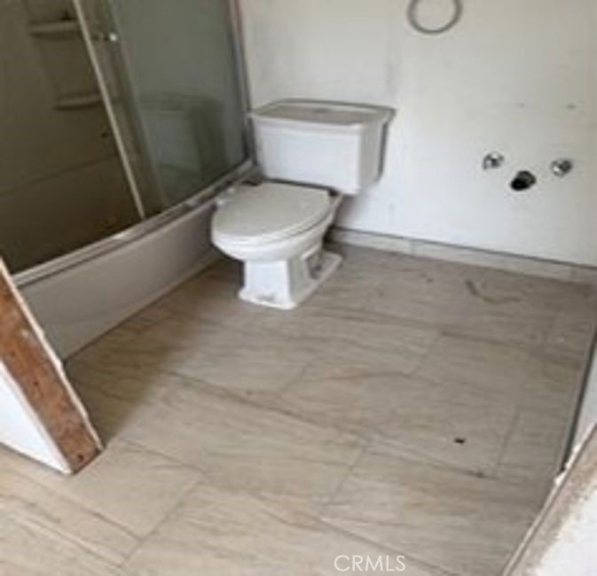 2505 Claridge Property Photo 11