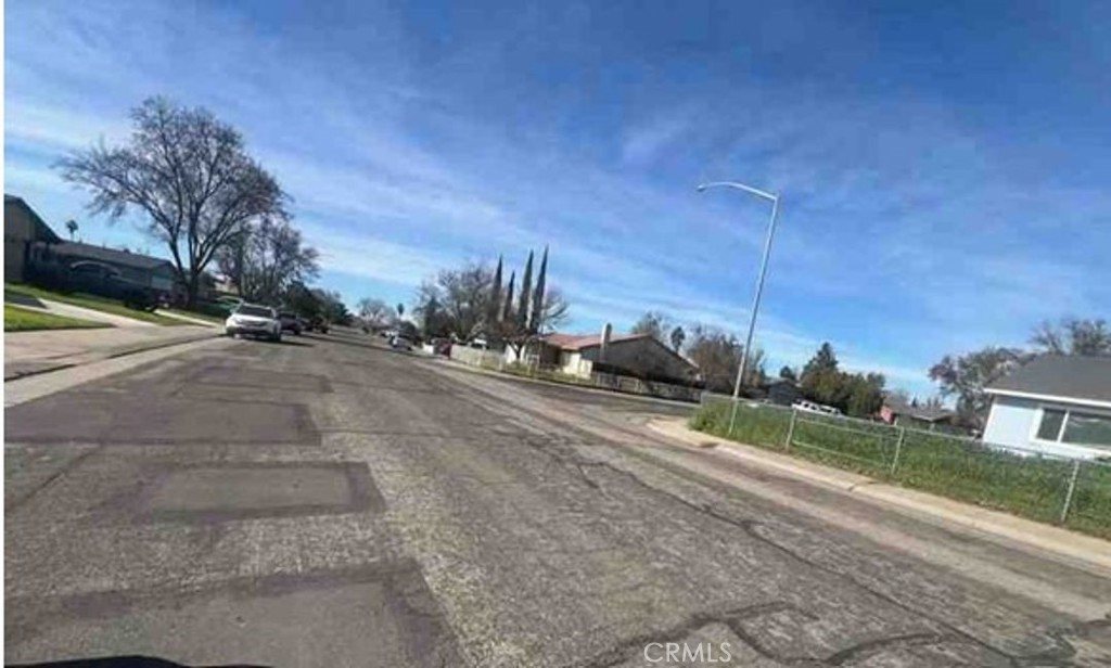 2505 Claridge Property Photo 15