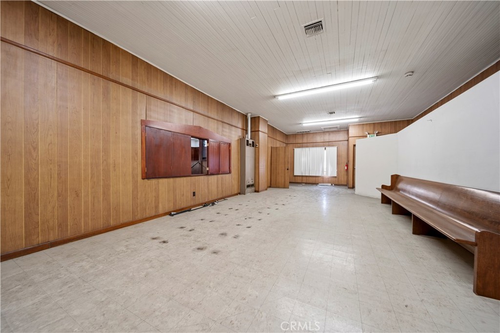 1101 W Florence Avenue Property Photo 17