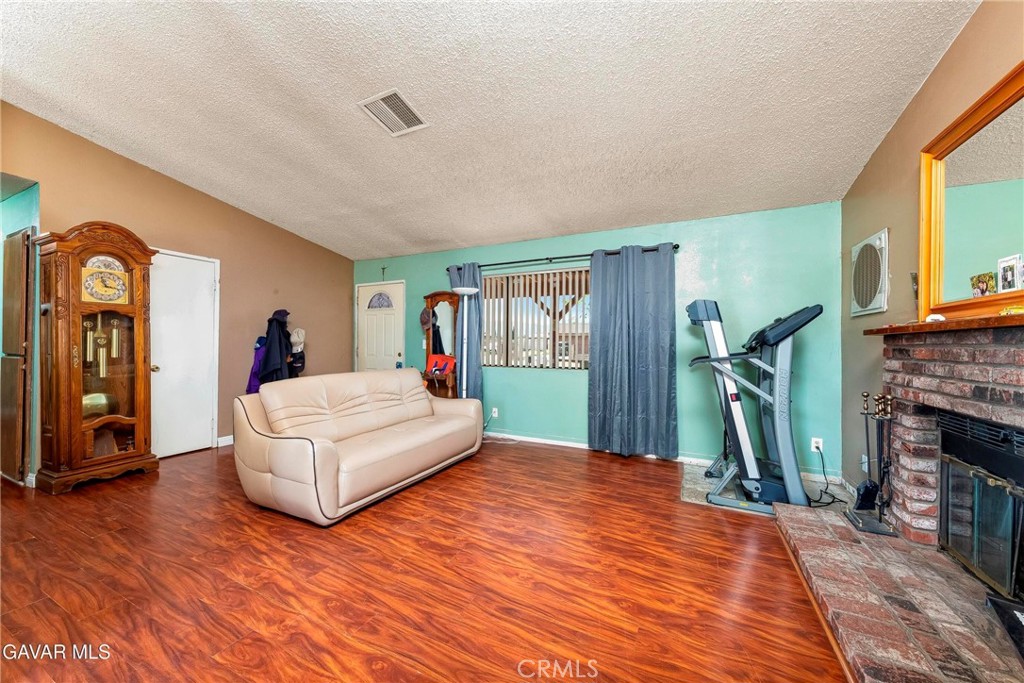 10731 E Avenue R2 Property Photo 3