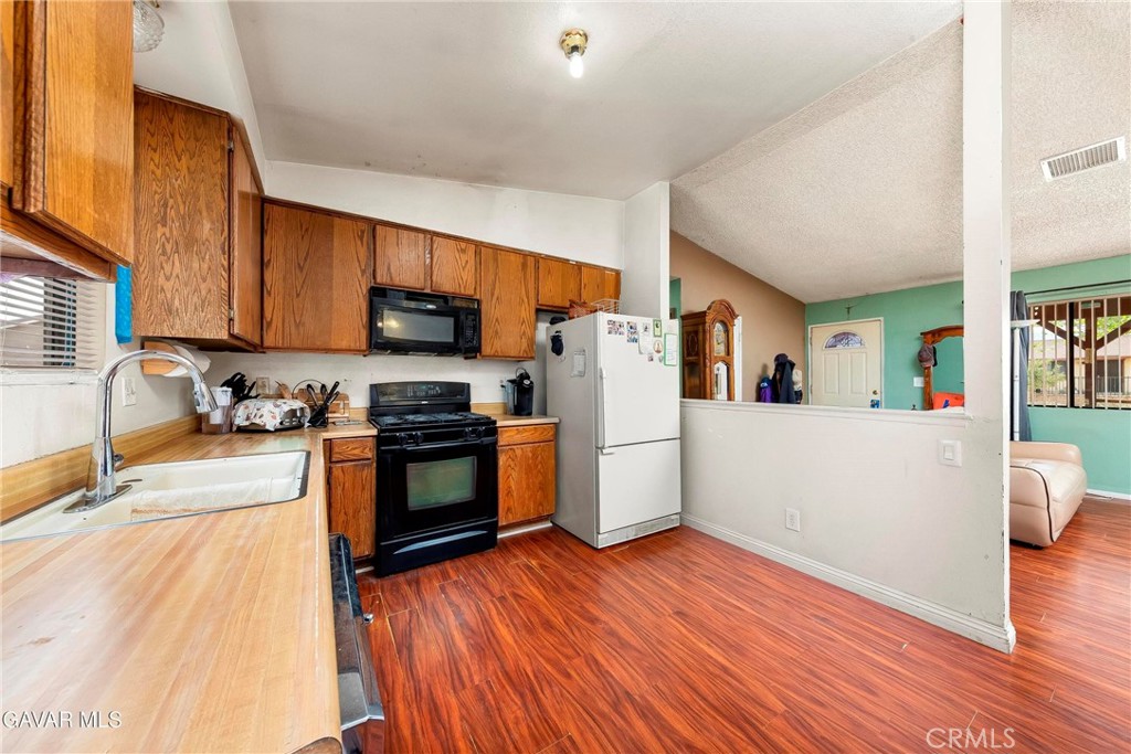 10731 E Avenue R2 Property Photo 5