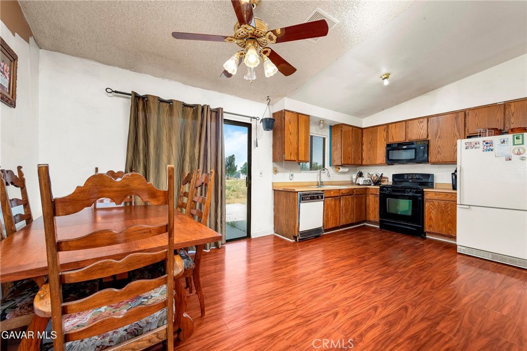 10731 E Avenue R2 Property Photo 6