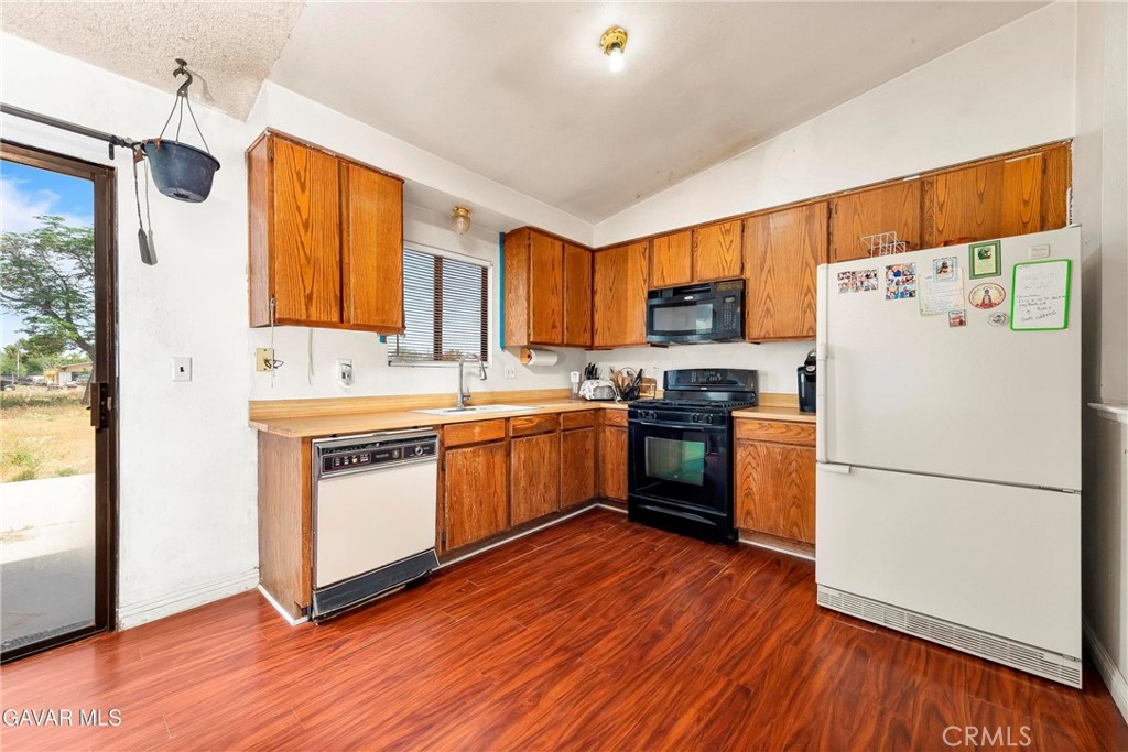 10731 E Avenue R2 Property Photo 7