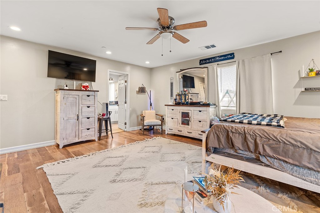 47867 80th W Property Photo 16