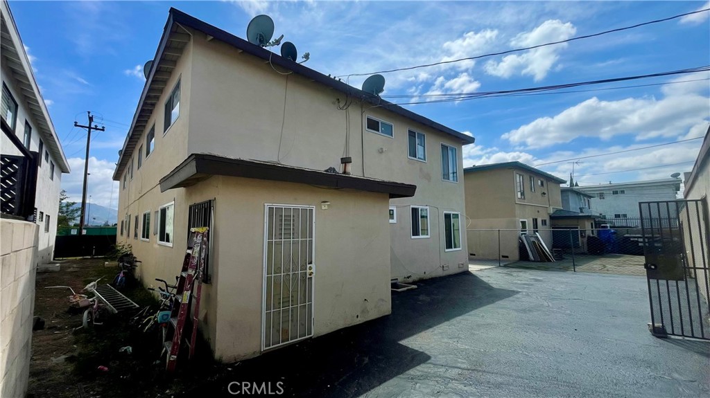 7245 Bakman Property Photo 2
