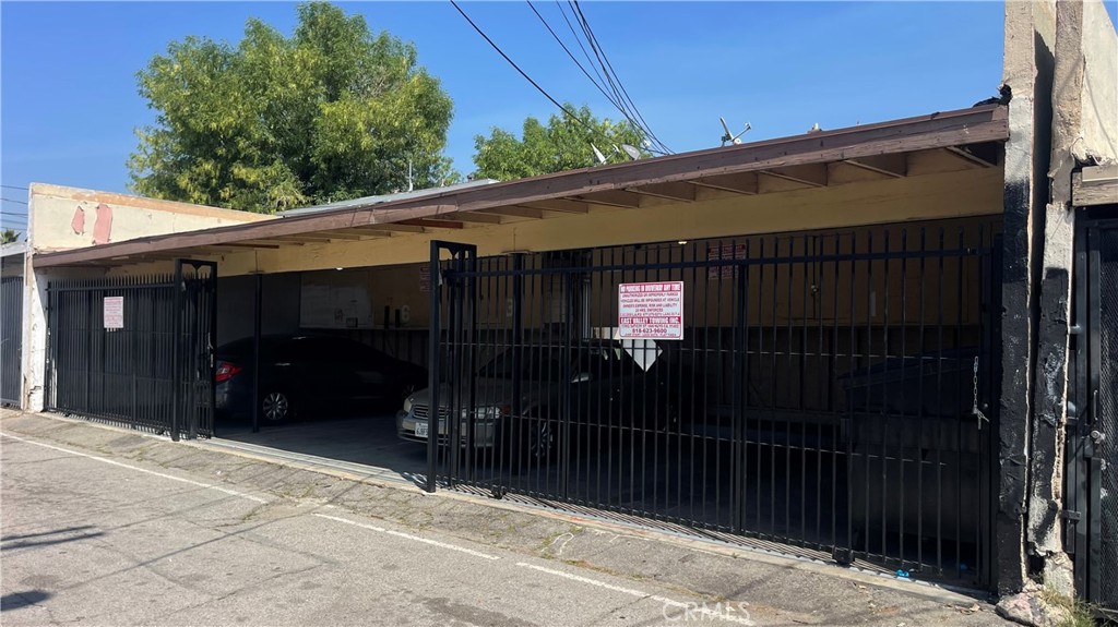 7245 Bakman Property Photo 5